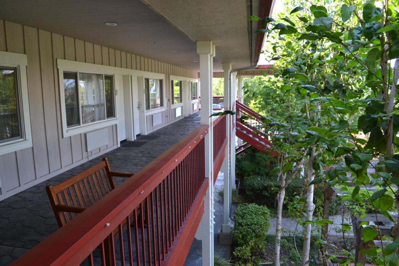 Sebastopol Inn Exterior foto