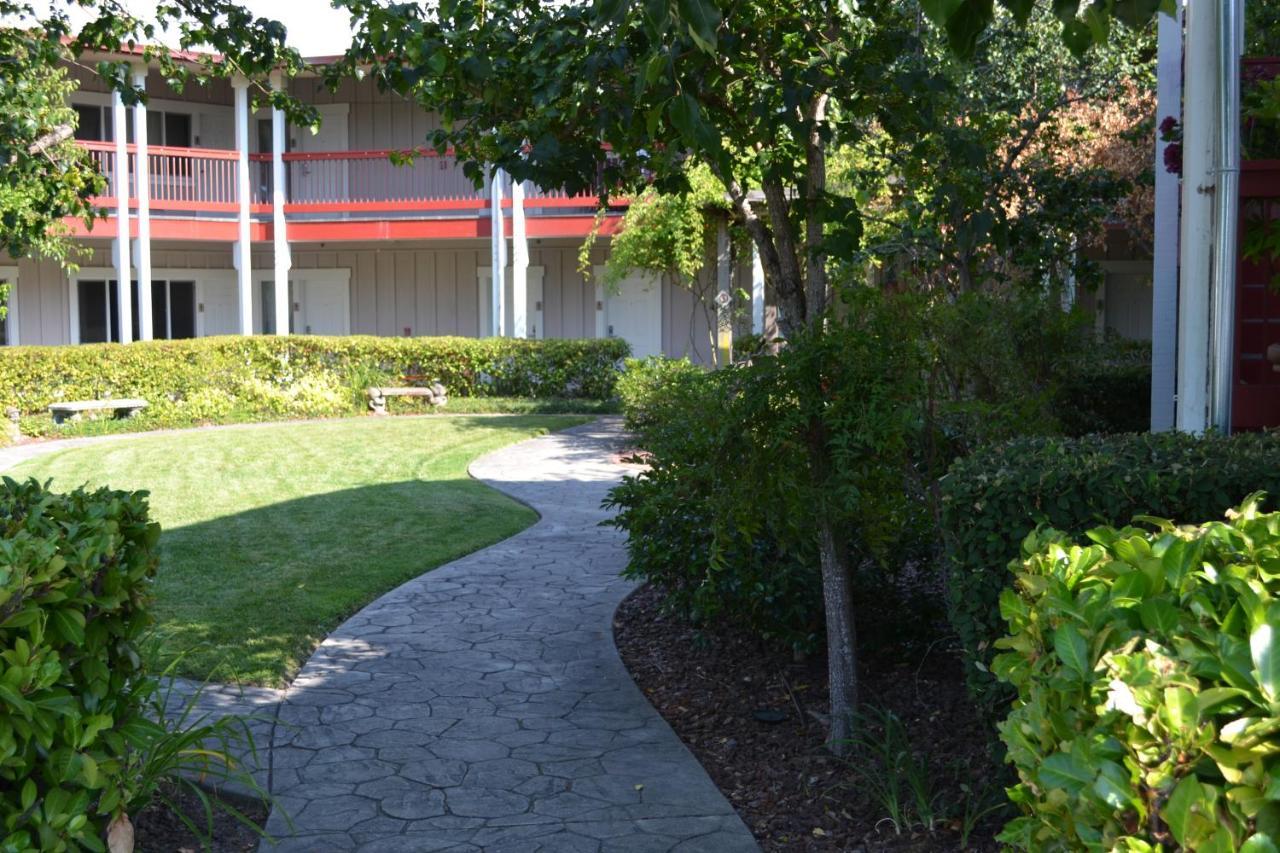 Sebastopol Inn Exterior foto